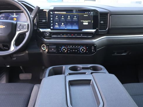 Used 2025 Chevrolet Silverado 1500 LT AWD/4WD image 23