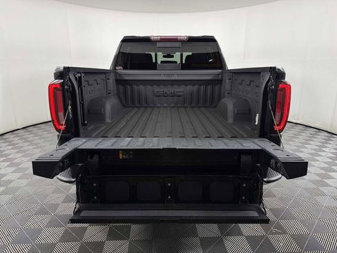 Used 2022 GMC Sierra 1500 SLT w/ SLT Premium Package AWD/4WD image 16