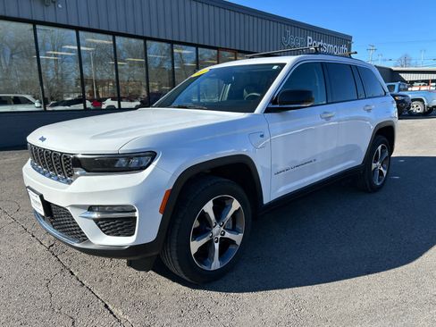 Used 2022 Jeep Grand Cherokee Limited 4xe image 11