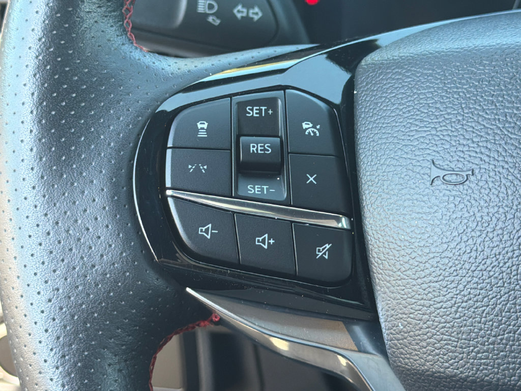 Used 2025 Ford Explorer ST-Line AWD/4WD image 27