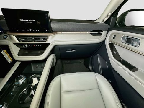 New 2026 Ford Explorer Active w/ Active Comfort Package AWD/4WD image 27