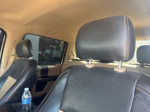 Used 2017 Ford F250 XLT w/ XLT Premium Package AWD/4WD image 3