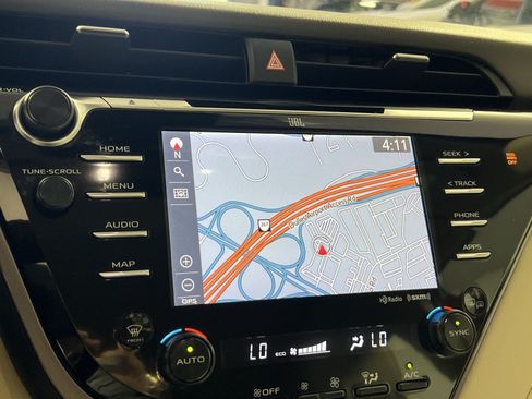 Used 2020 Toyota Camry XLE w/ Navigation Package FWD image 20