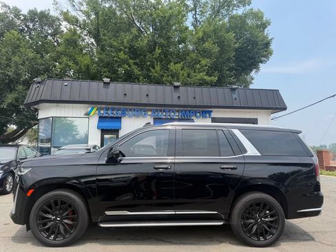 Used 2021 Cadillac Escalade Premium Luxury w/ Driver Assist Tech Package AWD/4WD image 5