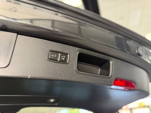 Used 2022 Porsche Macan S image 30