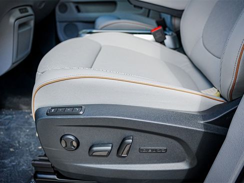 New 2025 Volkswagen ID. Buzz Pro S Plus image 22