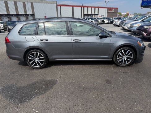 Used 2016 Volkswagen Golf Limited Edition FWD image 7