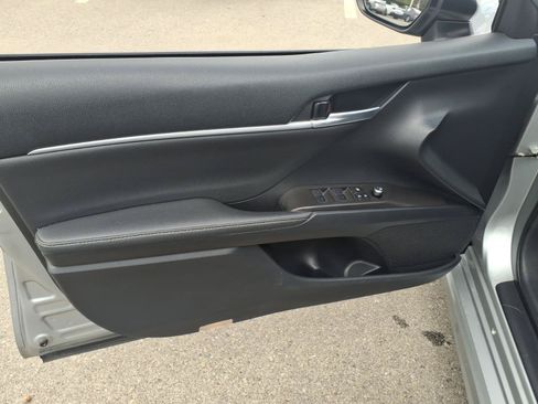 Used 2023 Toyota Camry XSE FWD image 17