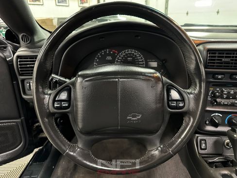 Used 2002 Chevrolet Camaro Z28 image 34