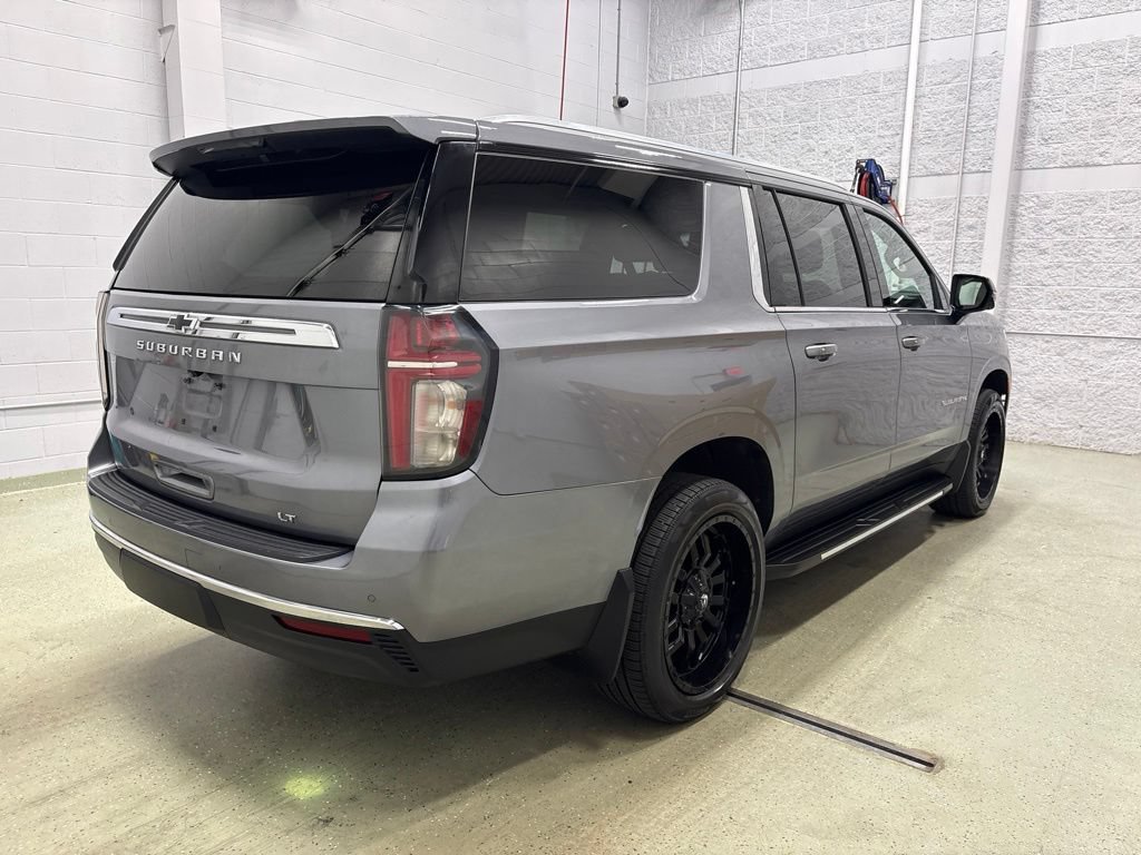 Used 2022 Chevrolet Suburban LT w/ LT Signature Plus Package AWD/4WD image 4