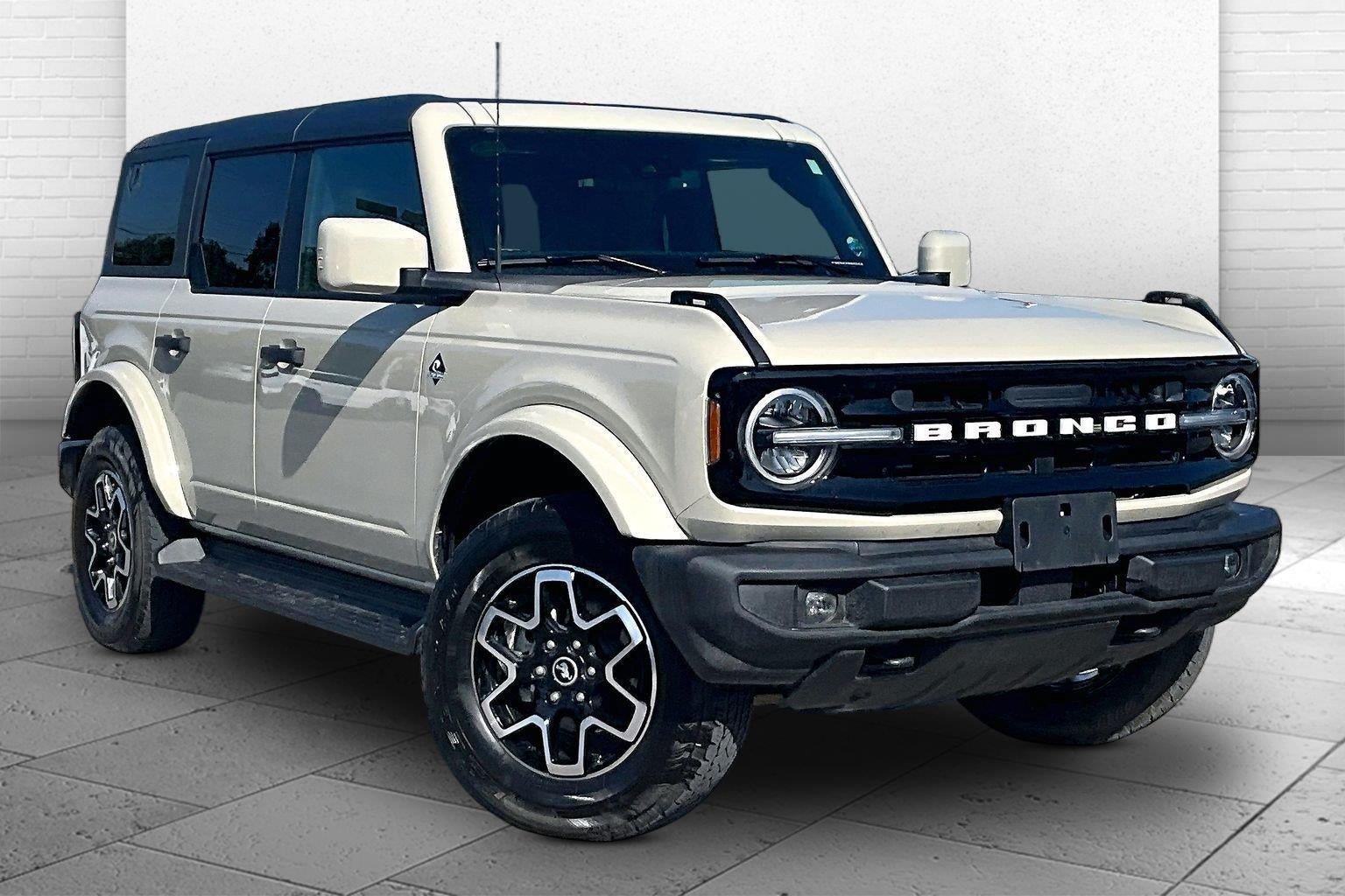 Used 2026 Ford Bronco Outer Banks AWD/4WD image 1