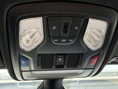 Used 2023 RAM 1500 Big Horn AWD/4WD image 34