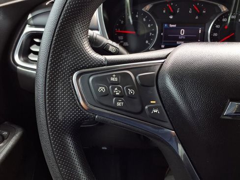 Used 2020 Chevrolet Equinox LT w/ LPO, Floor Liner Package FWD image 18