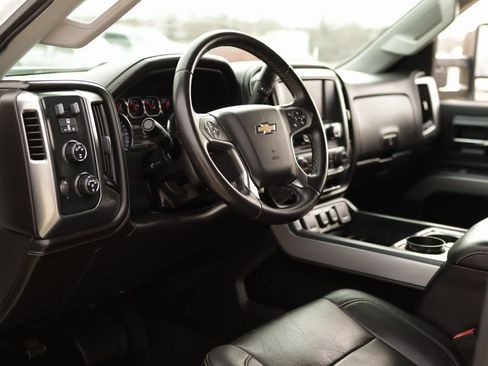 Used 2015 Chevrolet Silverado 2500 LTZ w/ LTZ Plus Package image 9