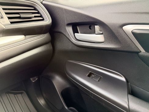 Used 2020 Honda Fit LX image 22