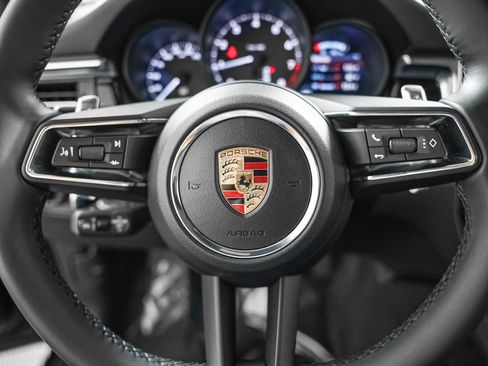 Certified 2026 Porsche Macan AWD/4WD image 15