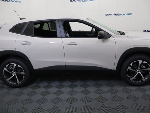 New 2026 Chevrolet Trax RS FWD image 5