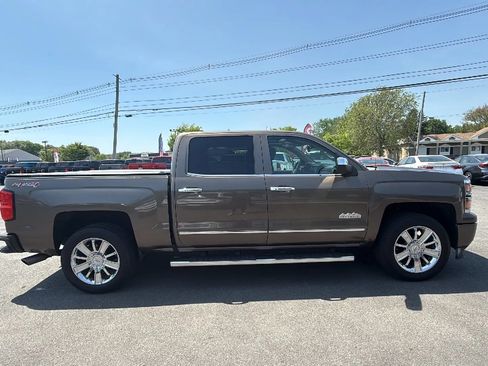 Used 2015 Chevrolet Silverado 1500 High Country w/ High Country Premium Package AWD/4WD image 8