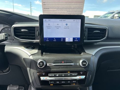 Used 2020 Ford Explorer XLT w/ Equipment Group 202A AWD/4WD image 9