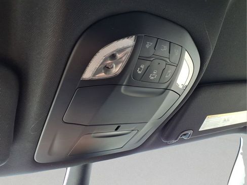 New 2026 Chrysler Pacifica Select FWD image 28