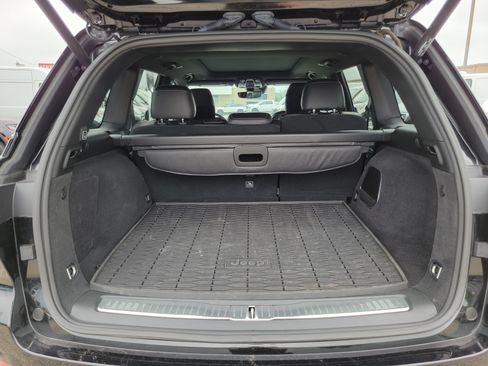 Used 2023 Jeep Grand Cherokee Overland w/ Rear Seat Video Group I AWD/4WD image 20