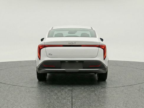 Used 2025 Kia K4 LXS image 7