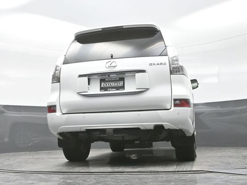 Used 2016 Lexus GX 460 w/ Premium Package AWD/4WD image 31