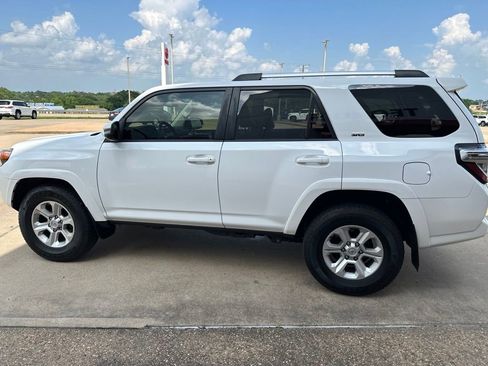 Used 2024 Toyota 4Runner SR5 Premium w/ Moonroof Package RWD image 4