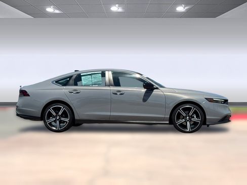 Used 2024 Honda Accord Sport image 7
