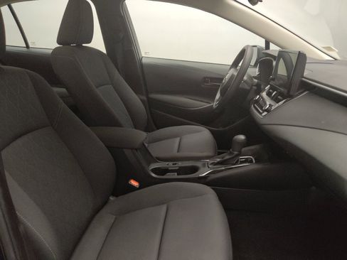 Used 2025 Toyota Corolla LE FWD image 21