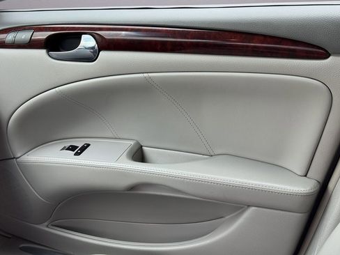 Used 2009 Buick Lucerne CXL image 24