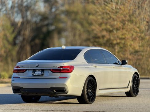 Used 2019 BMW 750i xDrive w/ Executive Package image 10