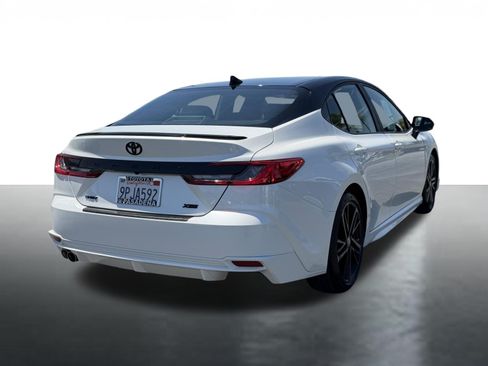 Used 2025 Toyota Camry XSE FWD image 8