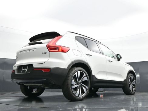 Used 2025 Volvo XC40 B5 Plus AWD/4WD image 38