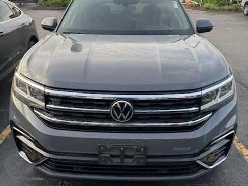 Used 2023 Volkswagen Atlas Cross Sport SE w/ Panoramic Sunroof Package AWD/4WD image 3