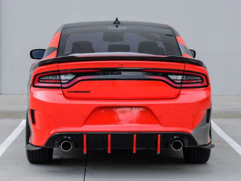 Used 2017 Dodge Charger R/T RWD image 15