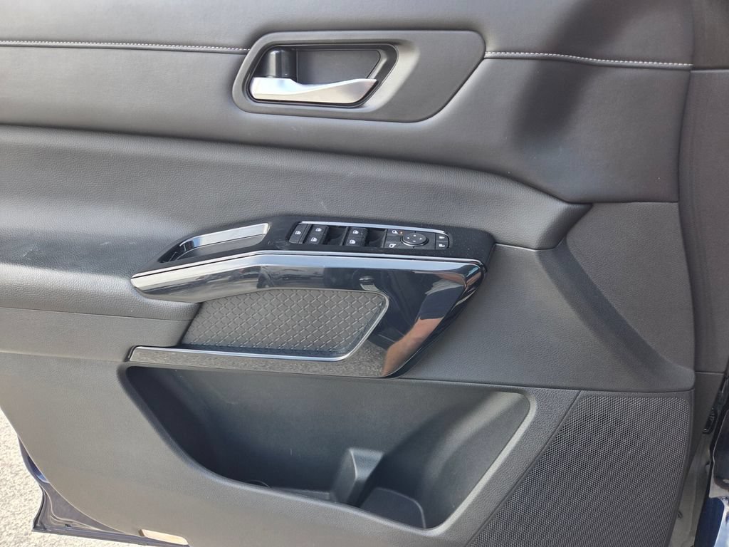 Used 2022 Nissan Pathfinder S FWD image 21