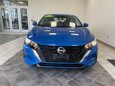 Used 2025 Nissan Sentra SV image 3