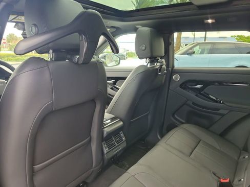 New 2026 Land Rover Range Rover Evoque Dynamic SE AWD/4WD image 17