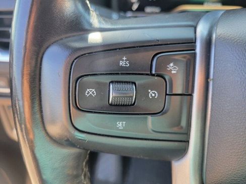 Used 2023 GMC Yukon XL SLT RWD image 16