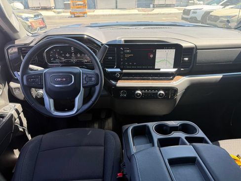 Used 2024 GMC Sierra 1500 Elevation AWD/4WD image 6