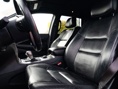 Used 2018 Jeep Grand Cherokee Limited AWD/4WD image 14