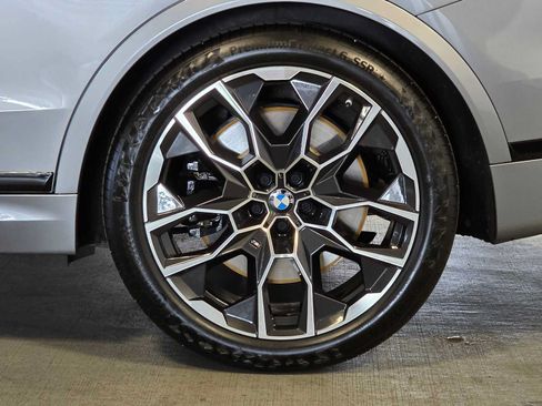 Used 2024 BMW X7 M60i w/ Climate Comfort Package AWD/4WD image 8