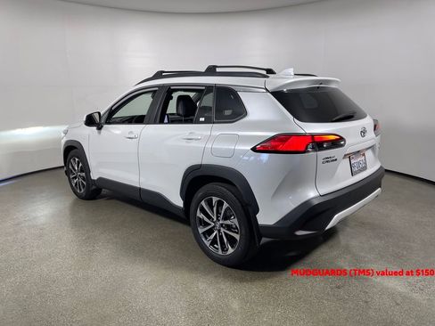 Certified 2023 Toyota Corolla Cross XLE w/ Convenience Package image 5