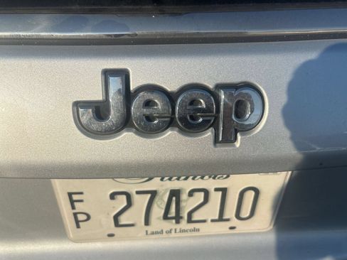 Used 2025 Jeep Compass Limited AWD/4WD image 10