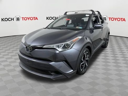Used 2019 Toyota C-HR XLE FWD image 3