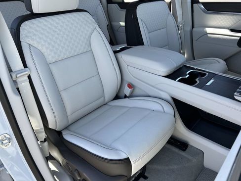 New 2026 GMC Acadia Denali w/ Super Cruise Package AWD/4WD image 24