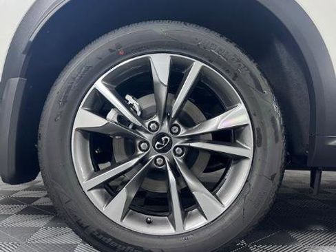 Certified 2025 INFINITI QX60 Luxe w/ Vision Package image 10