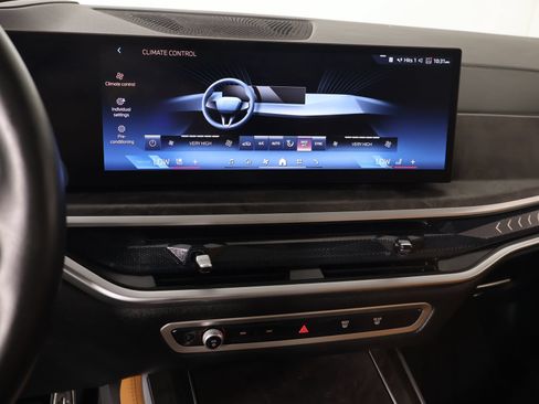 Used 2024 BMW X5 xDrive40i w/ M Sport Package AWD/4WD image 5