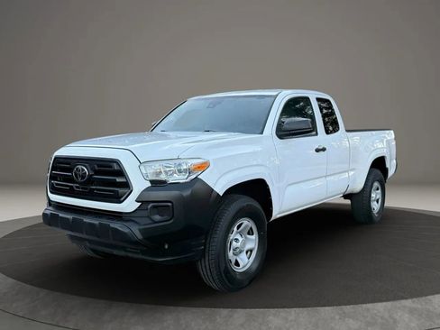 Used 2019 Toyota Tacoma SR image 1